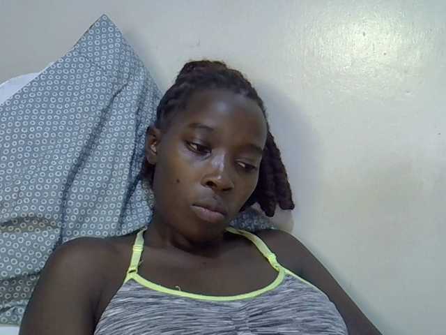 miss-vibes live cam on BongaCams
