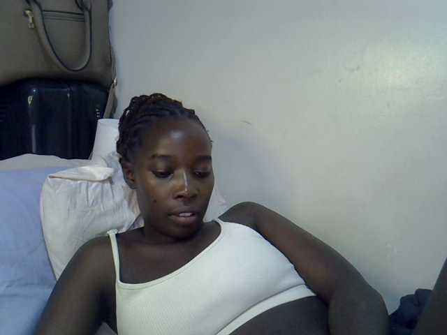 miss-vibes live cam on BongaCams