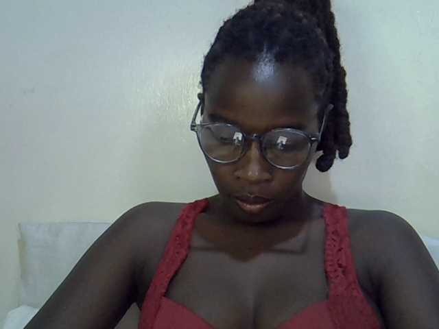 miss-vibes, en directo ahora en BongaCams