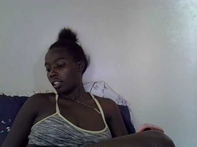 miss-vibes live cam on BongaCams