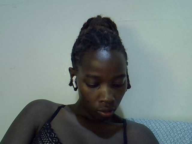miss-vibes live cam on BongaCams