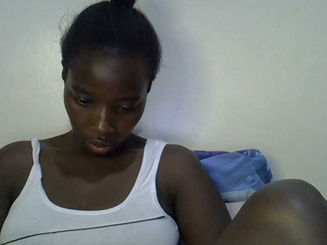 miss-vibes live cam on BongaCams