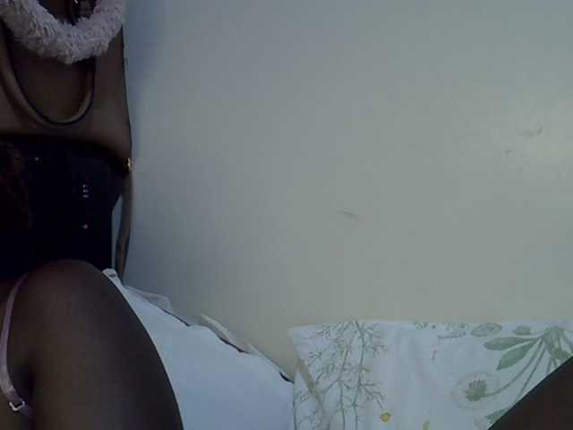 miss-vibes live cam on BongaCams