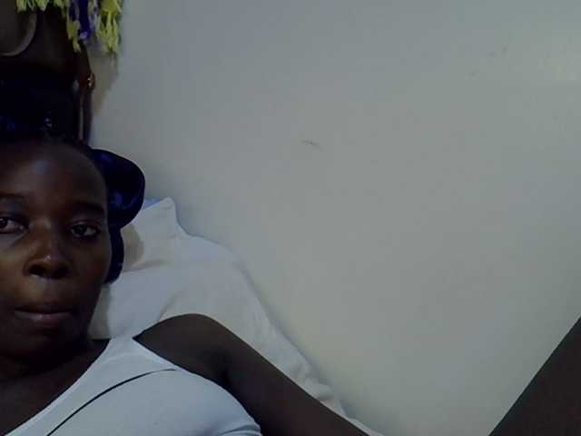miss-vibes live cam on BongaCams