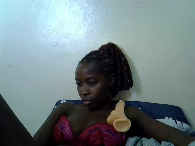 miss-vibes live cam on BongaCams
