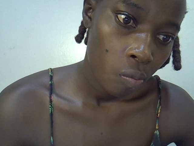 miss-vibes live cam on BongaCams