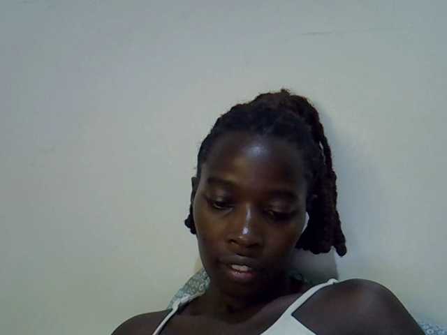 miss-vibes live cam on BongaCams