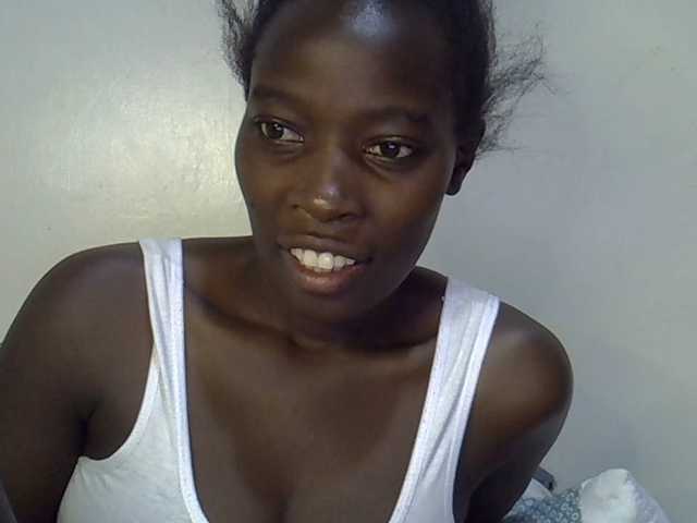 miss-vibes live cam on BongaCams