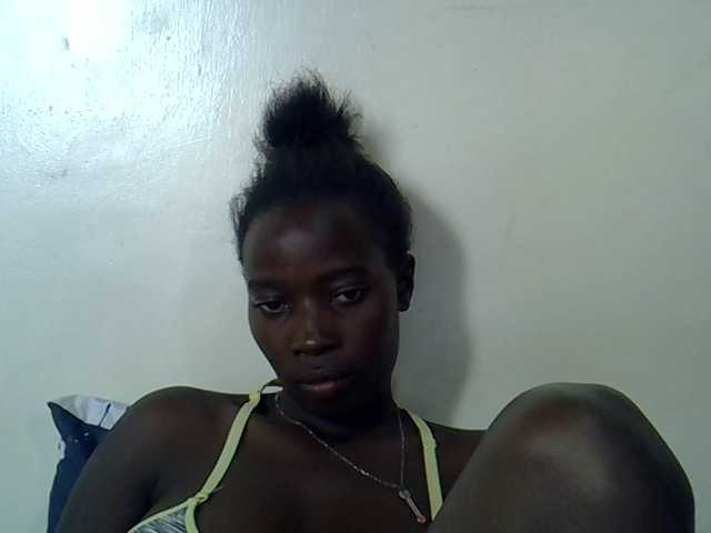 miss-vibes live cam on BongaCams