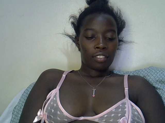 miss-vibes live cam on BongaCams