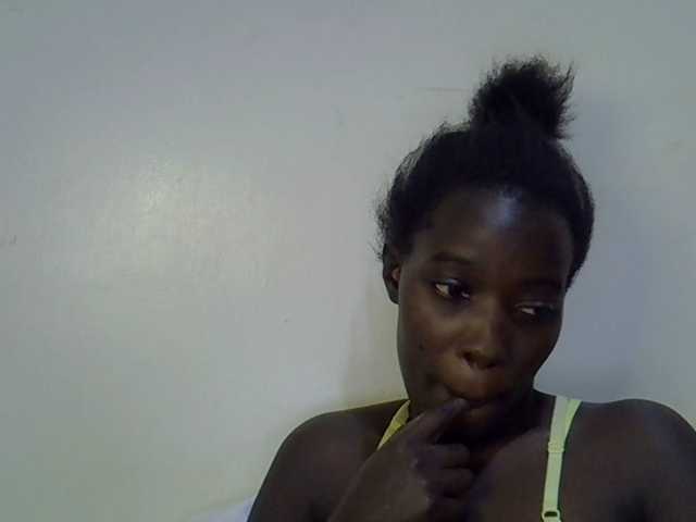 miss-vibes live cam on BongaCams