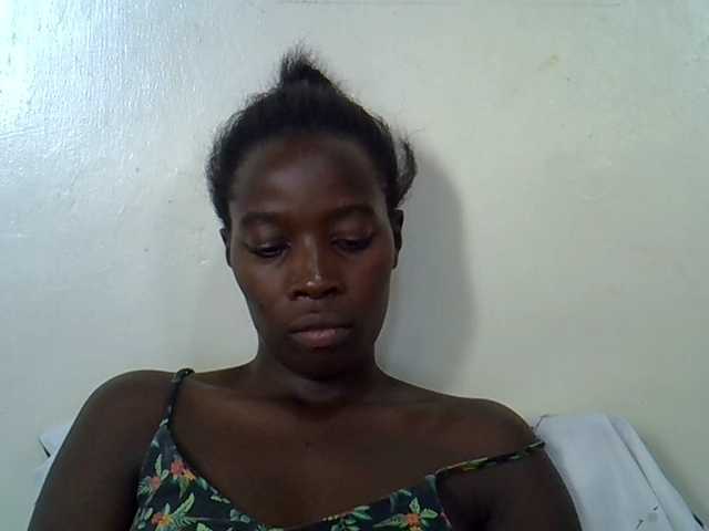 miss-vibes live cam on BongaCams