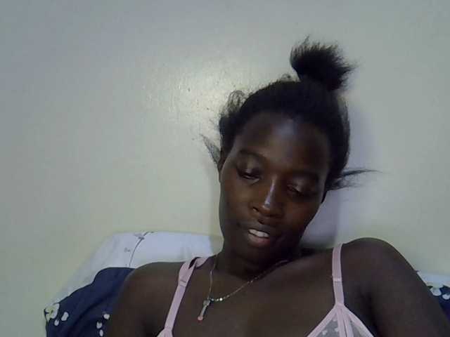 miss-vibes live cam on BongaCams