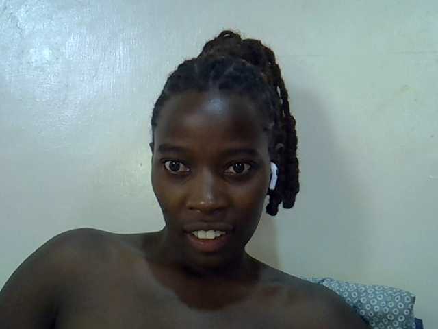 miss-vibes — live female cam