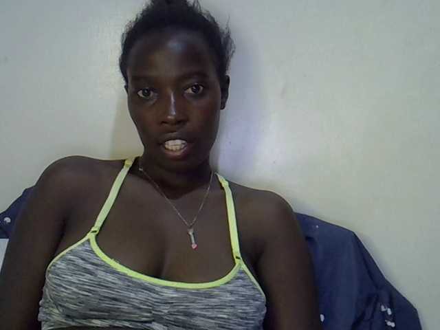 miss-vibes live cam on BongaCams