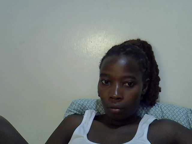 miss-vibes live cam on BongaCams