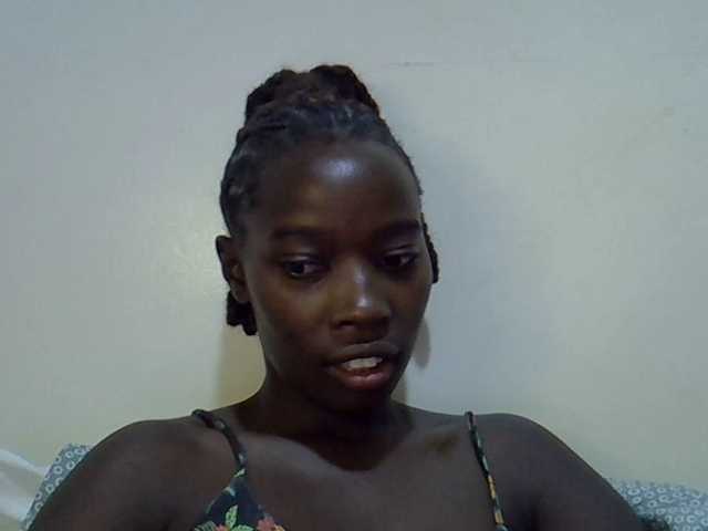 miss-vibes live cam on BongaCams
