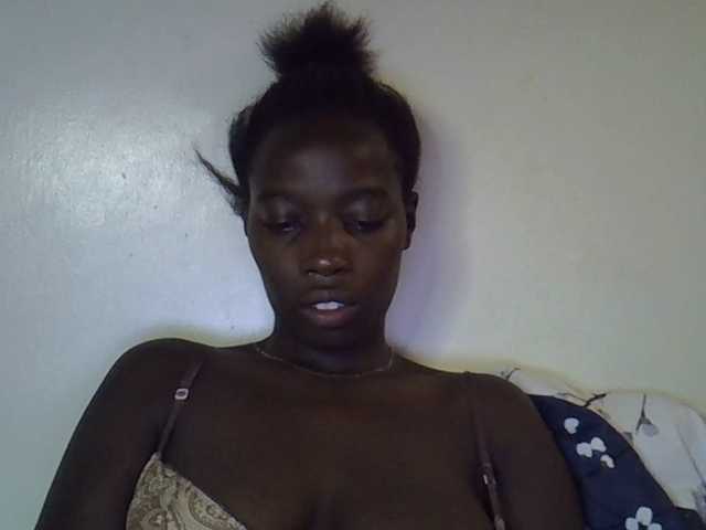 miss-vibes live cam on BongaCams