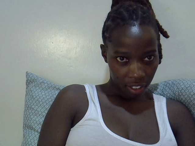 miss-vibes live cam on BongaCams