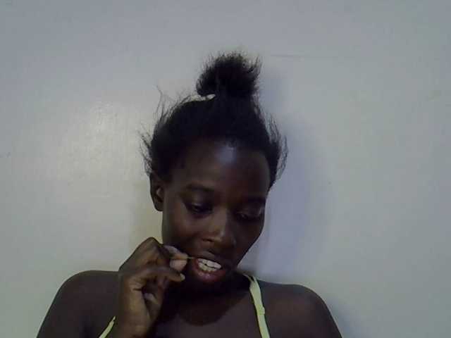 miss-vibes live cam on BongaCams