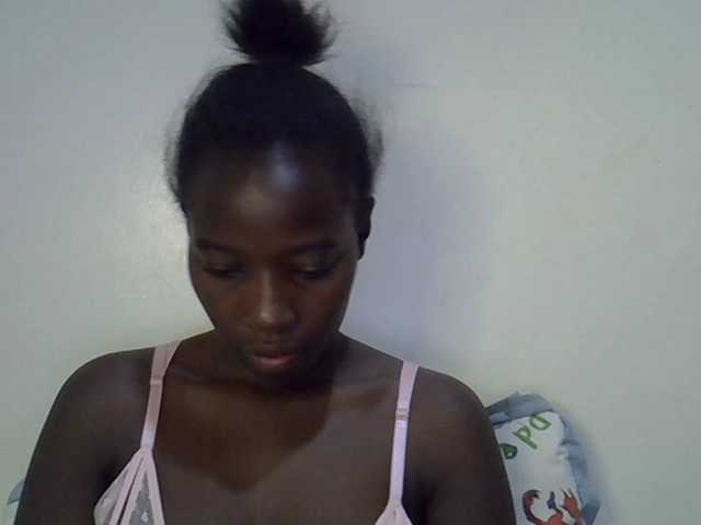 miss-vibes live cam on BongaCams