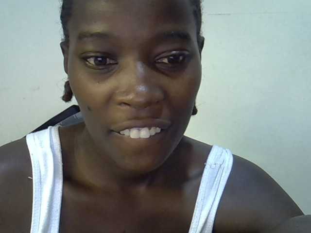 miss-vibes live cam on BongaCams