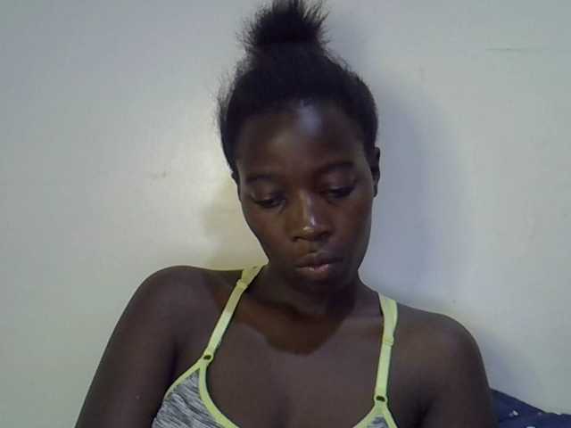 miss-vibes live cam on BongaCams