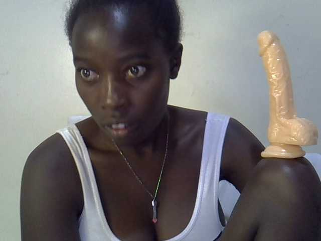 miss-vibes live cam on BongaCams