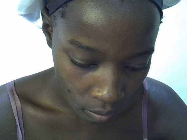 miss-vibes live cam on BongaCams