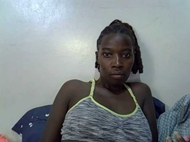 miss-vibes — live female cam