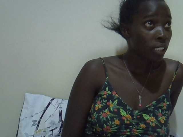 miss-vibes live cam on BongaCams