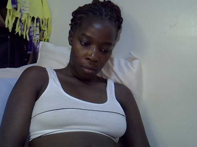 miss-vibes live cam on BongaCams
