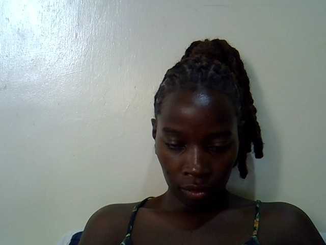 miss-vibes live cam on BongaCams