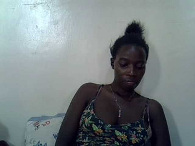 miss-vibes live cam on BongaCams