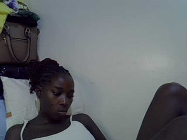 miss-vibes live cam on BongaCams