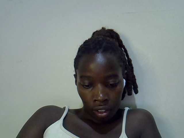 miss-vibes live cam on BongaCams