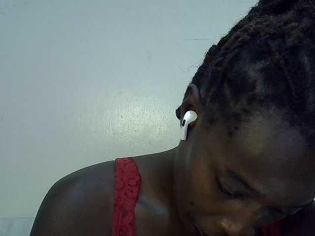 miss-vibes, en directo ahora en BongaCams