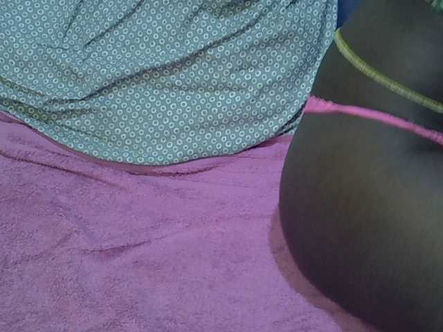miss-vibes live cam on BongaCams