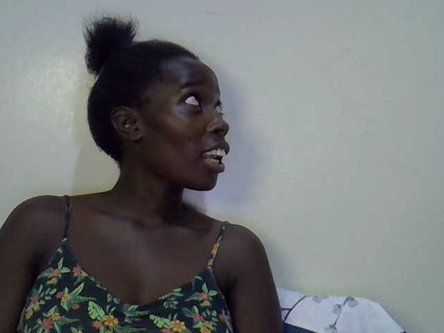 miss-vibes live cam on BongaCams