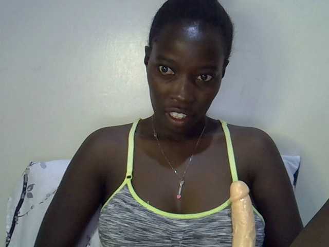 miss-vibes live cam on BongaCams