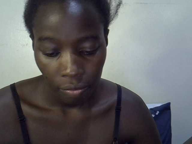 miss-vibes live cam on BongaCams
