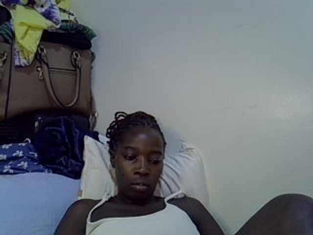 miss-vibes live cam on BongaCams