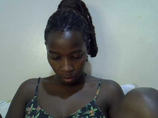 miss-vibes, en directo ahora en BongaCams