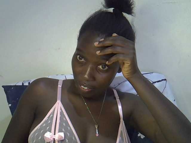 miss-vibes live cam on BongaCams