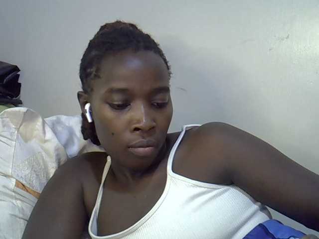 miss-vibes live cam on BongaCams