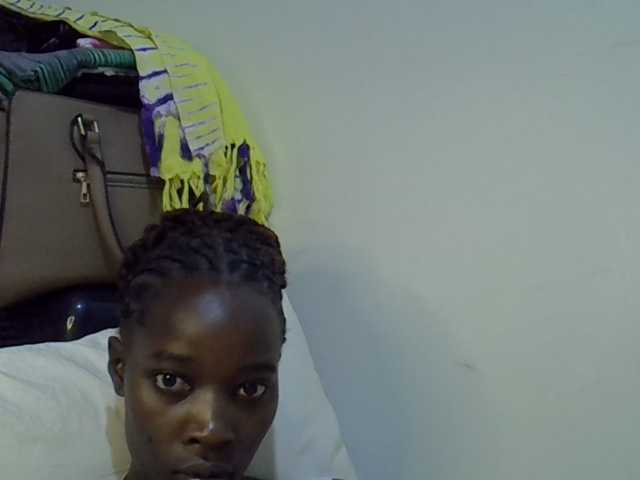 miss-vibes live cam on BongaCams