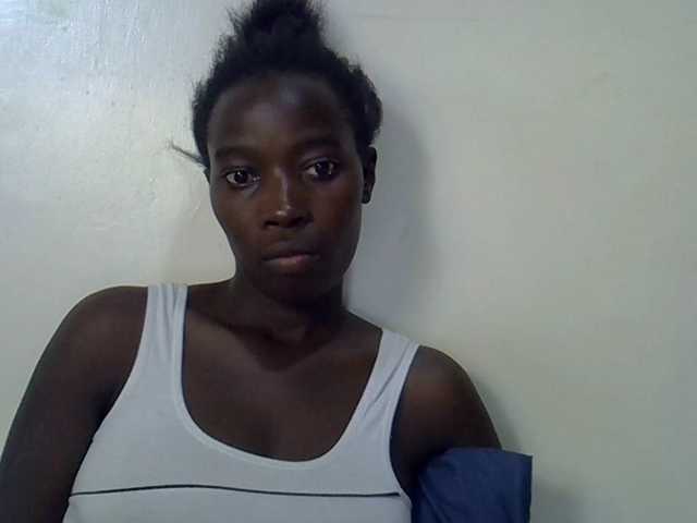 miss-vibes live cam on BongaCams