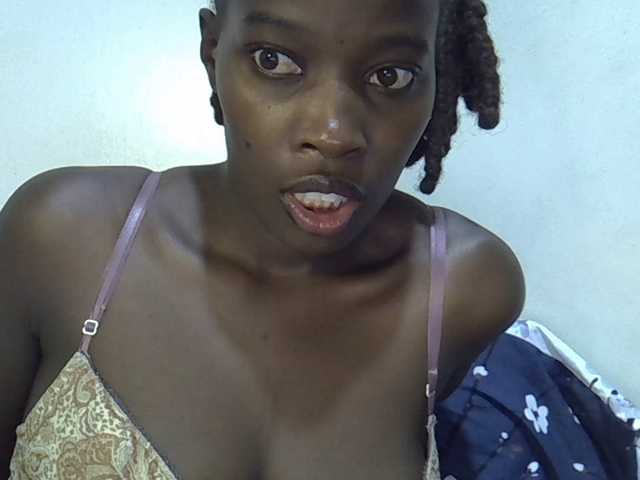 miss-vibes live cam on BongaCams