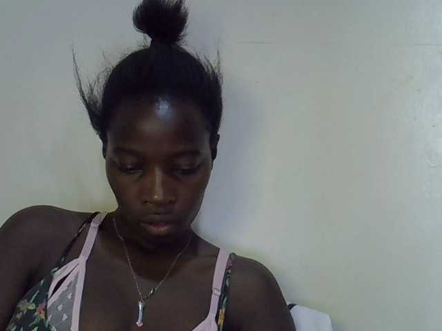 miss-vibes live cam on BongaCams