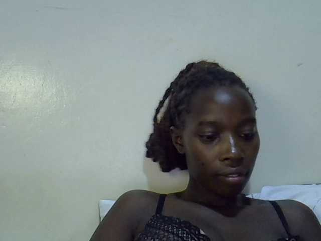 miss-vibes live cam on BongaCams